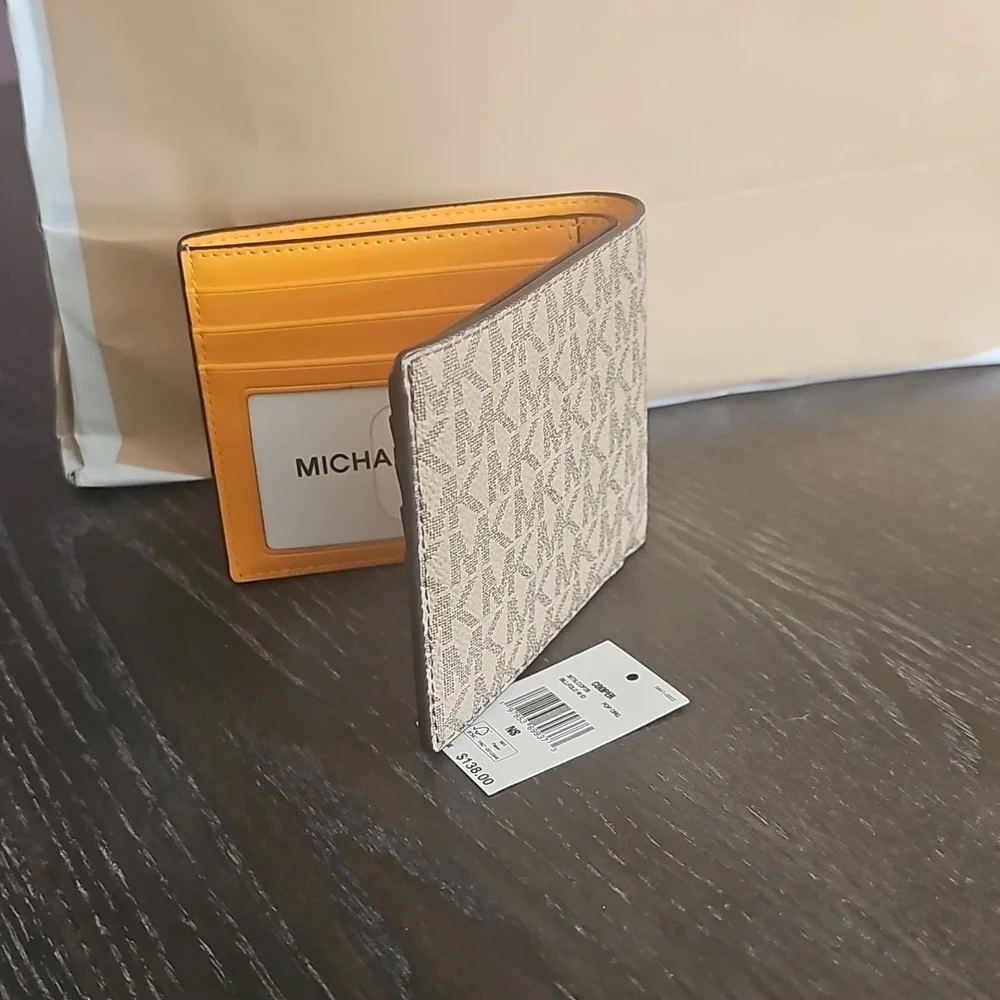 Michael Kors Wallet Mens - Picture 5 of 7